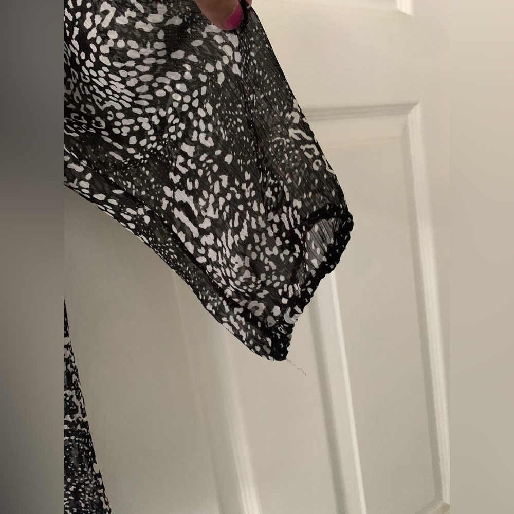 Express Monochrome Patterned Blouse - image 3